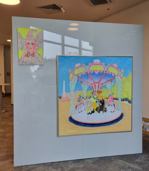 Swedbank Centrālajā ēkā tiek atklāta Ilzes un Kristīnes Luīzes Avotiņu mākslas darbu izstāde “Miera seja”